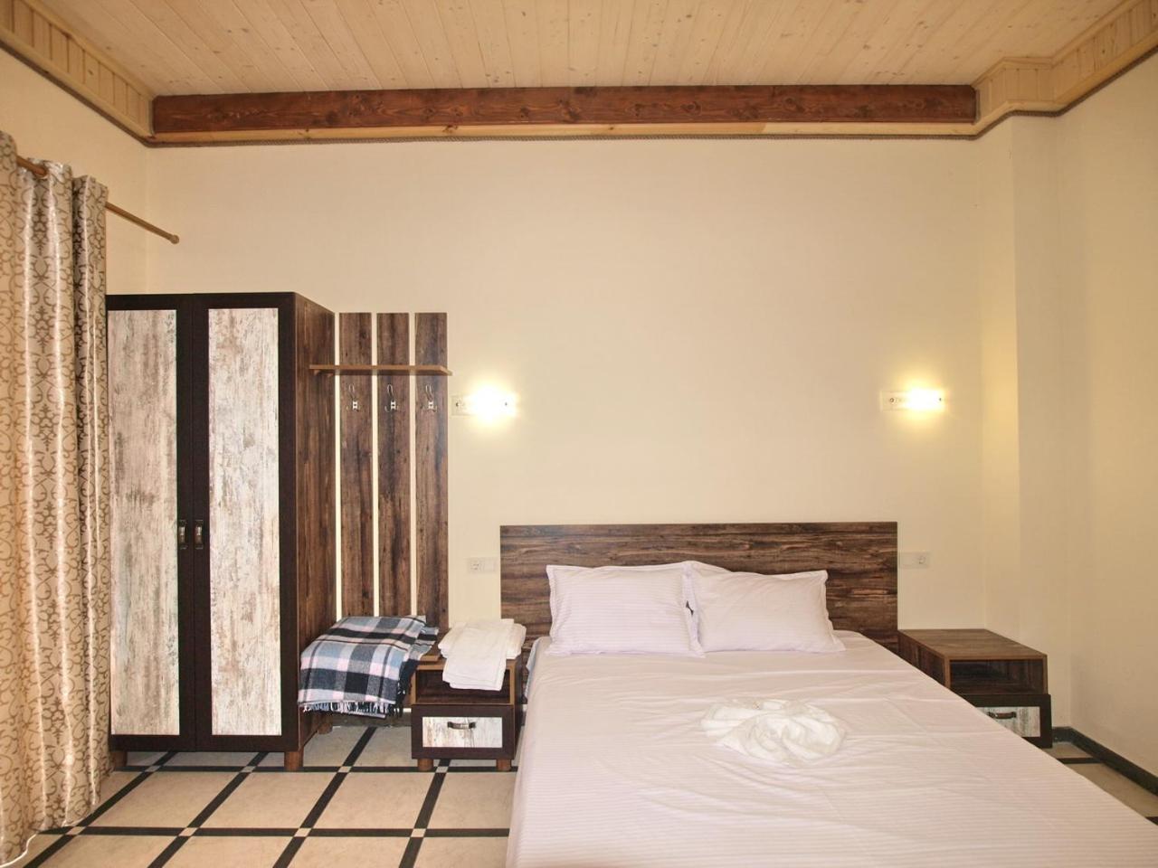 Пегас Hotel Zaliznyy Port Ngoại thất bức ảnh